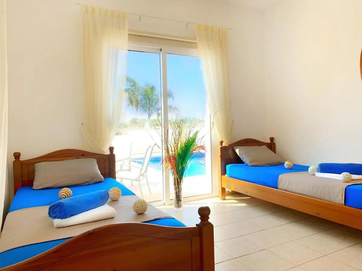 Carilisto Villas Big 4 Bedrooms In Center Of Ayia Napa