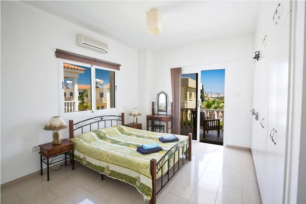 Carilisto Villas Big 4 Bedrooms In Center Of Ayia Napa