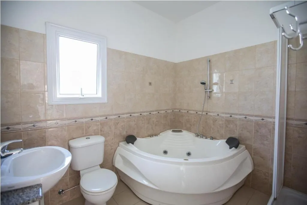 Carilisto Villas Big 4 Bedrooms In Center Of Ayia Napa