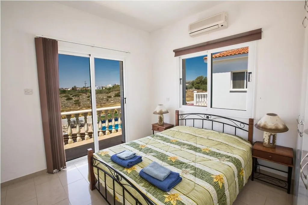 Carilisto Villas Big 4 Bedrooms In Center Of Ayia Napa